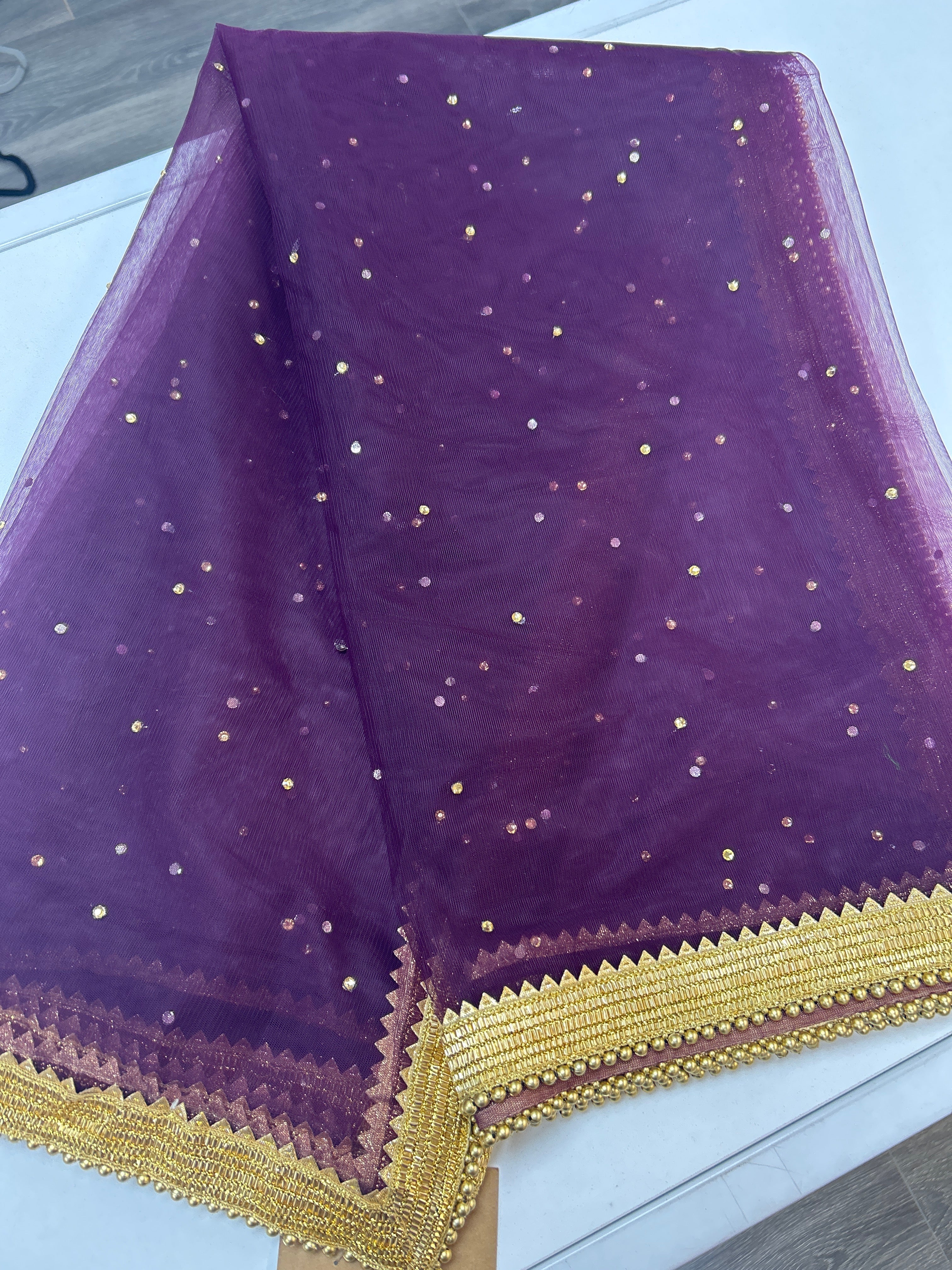 Wine Net duppata gold border