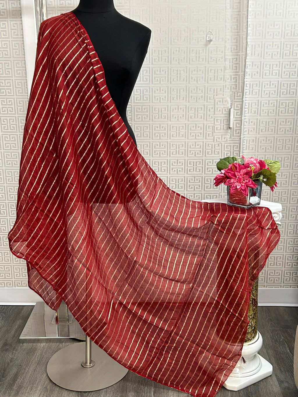 Maroon dupatta by Kurti Connection USA