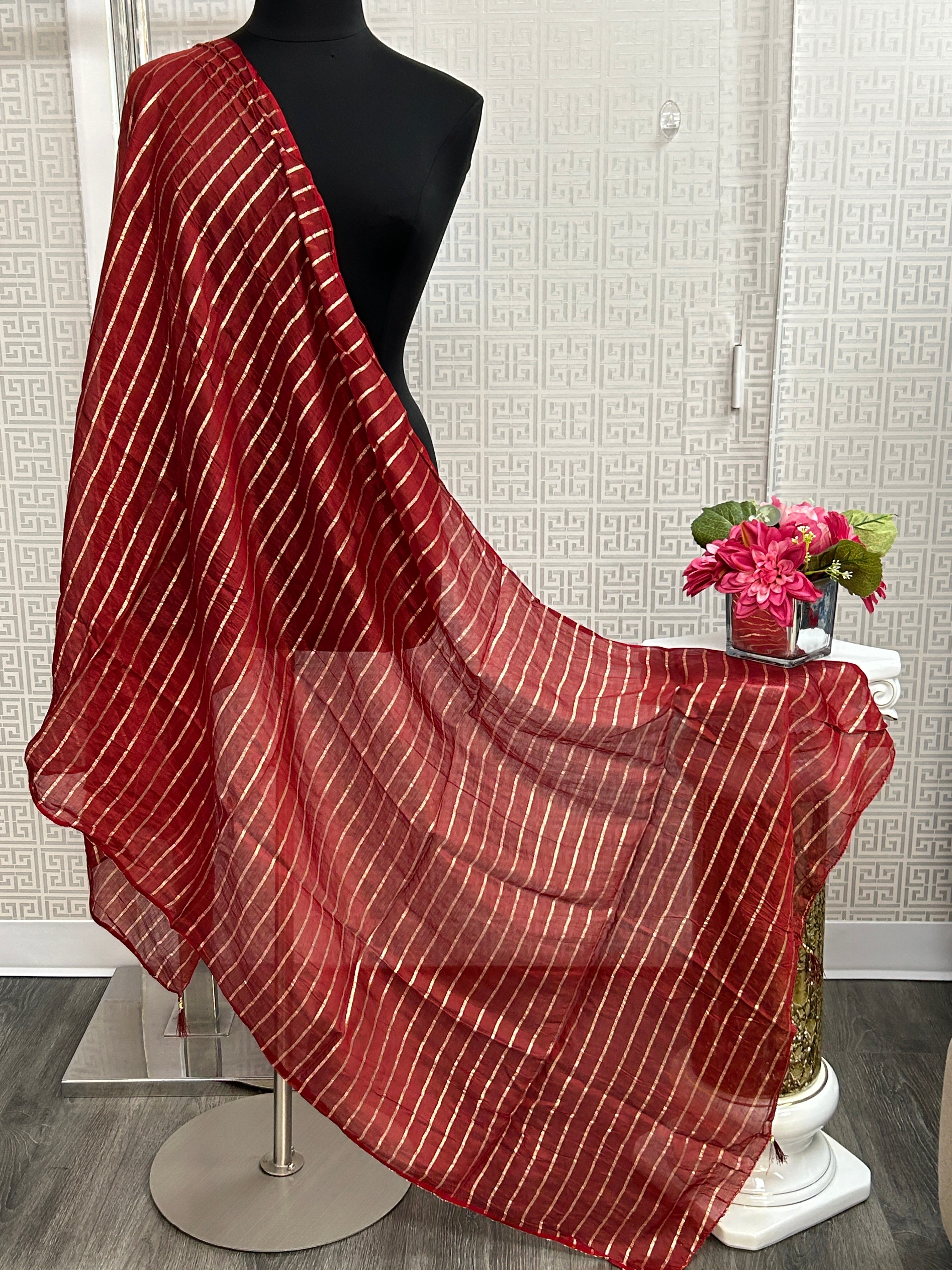 Maroon dupatta by Kurti Connection USA