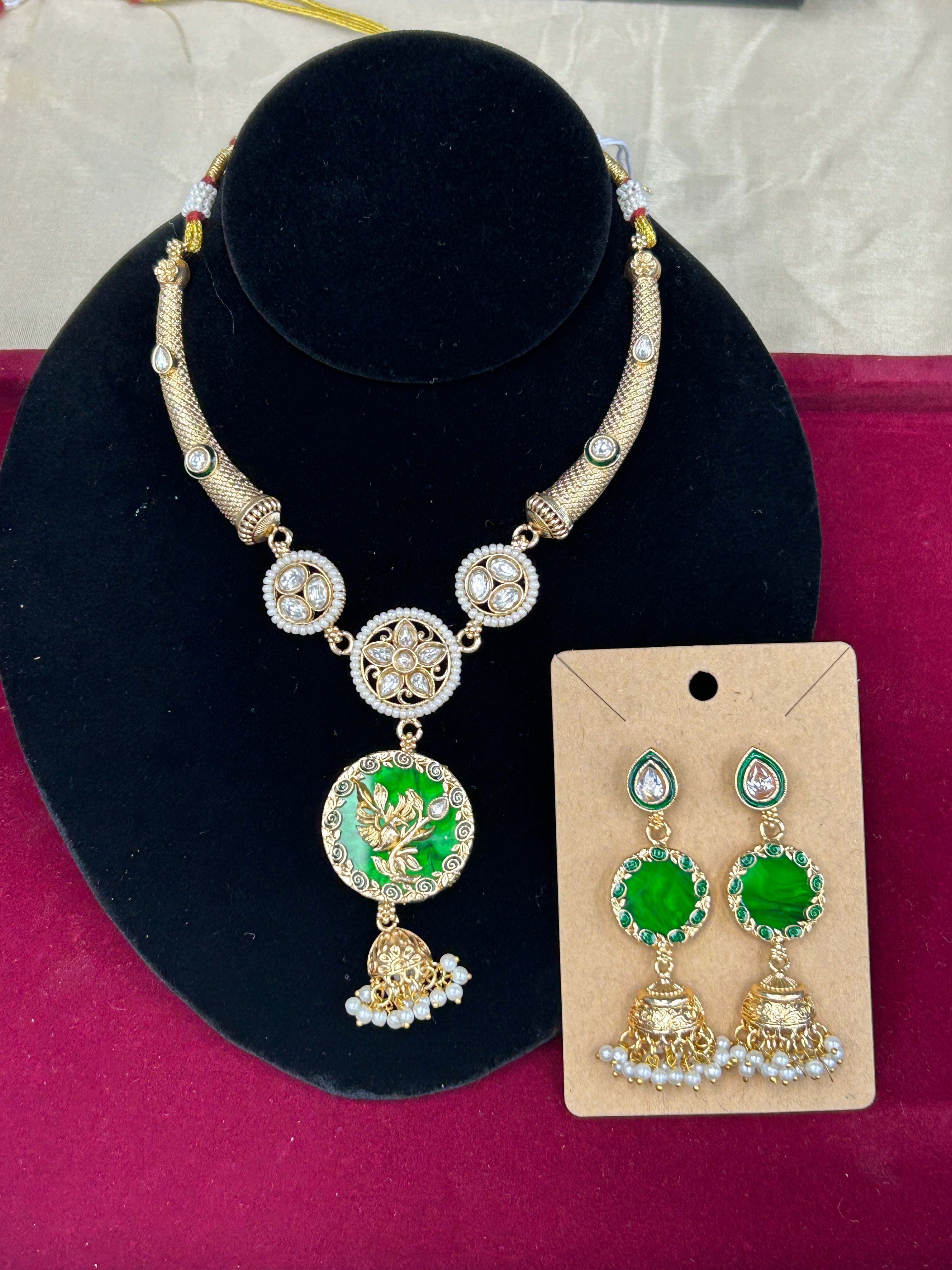 Kundan necklace set by Kurti Connection USA